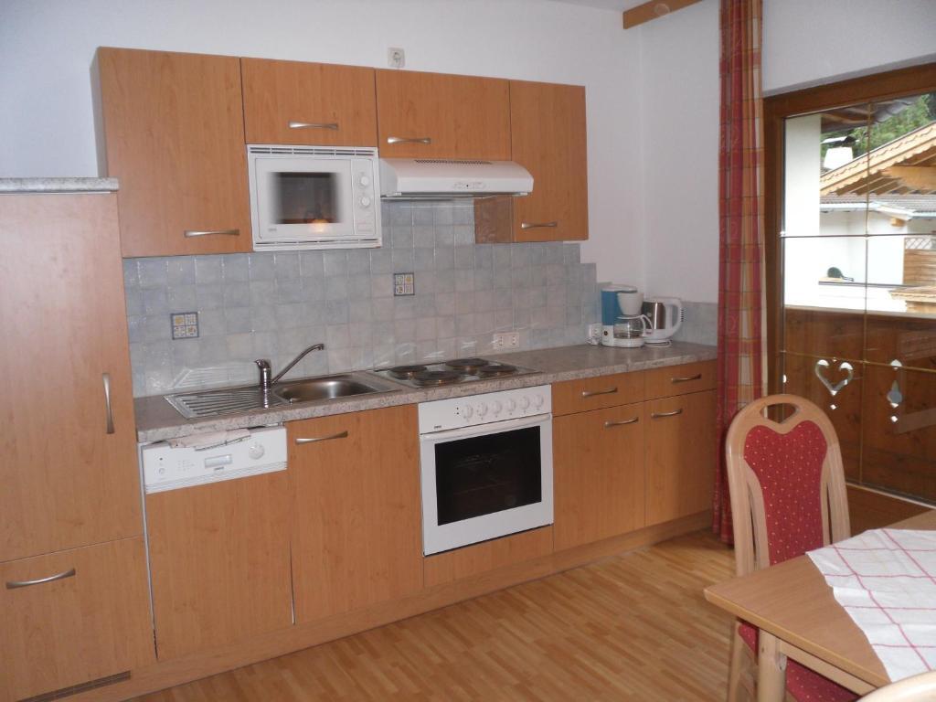 Hotel Walchenhof Mayrhofen Zimmer foto