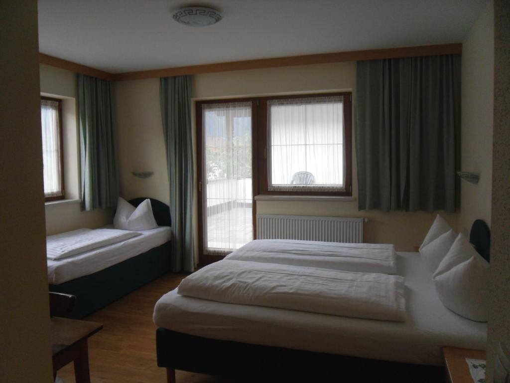 Hotel Walchenhof Mayrhofen Zimmer foto