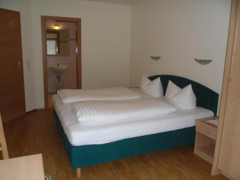 Hotel Walchenhof Mayrhofen Zimmer foto