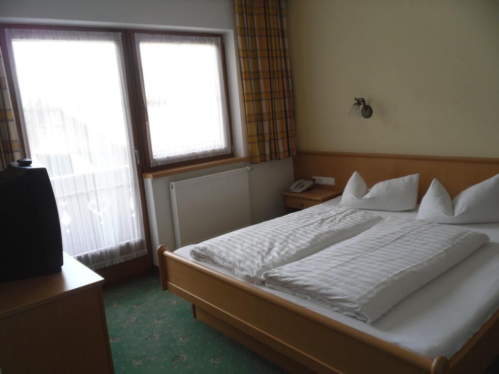 Hotel Walchenhof Mayrhofen Zimmer foto