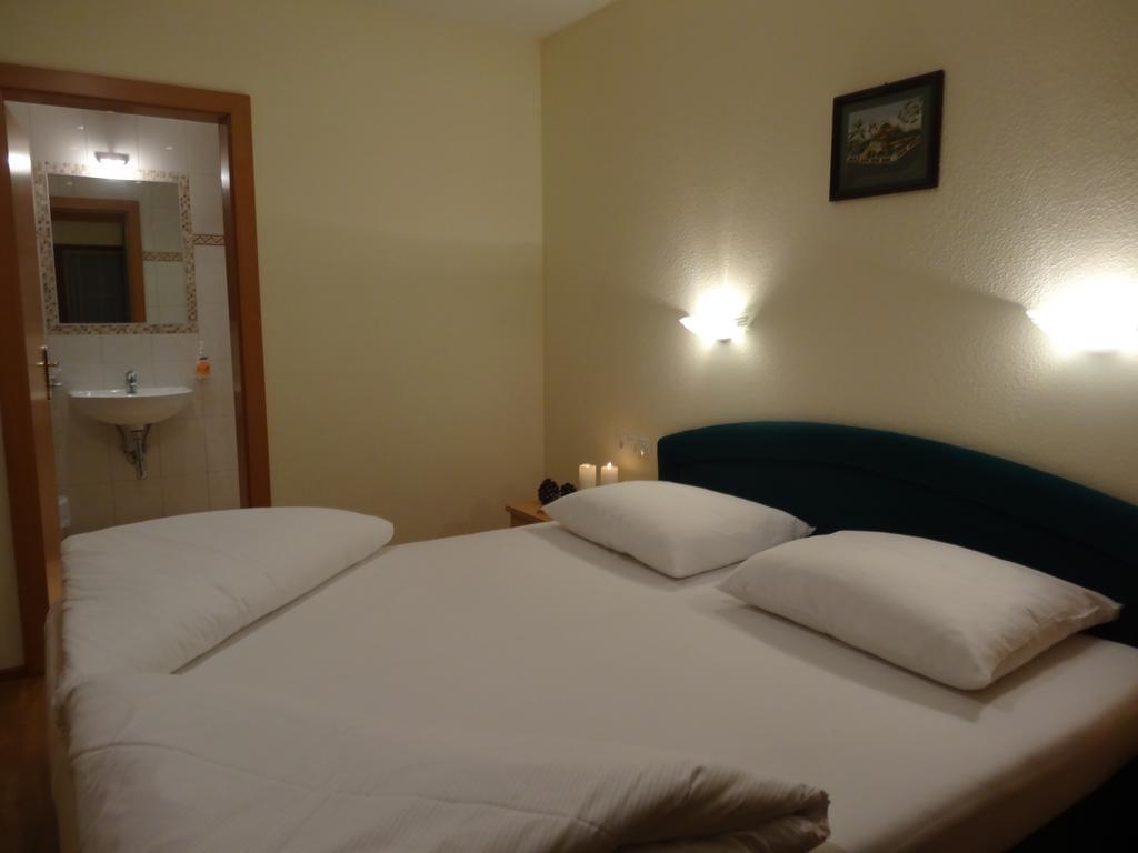 Hotel Walchenhof Mayrhofen Zimmer foto