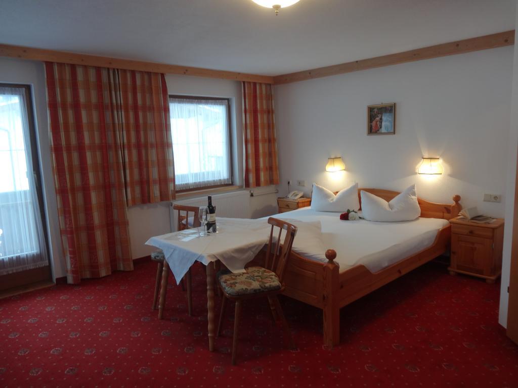 Hotel Walchenhof Mayrhofen Zimmer foto
